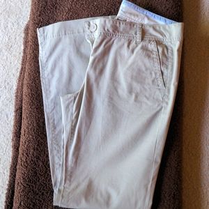 EUC Ann Taylor LOFT khaki pants size 8